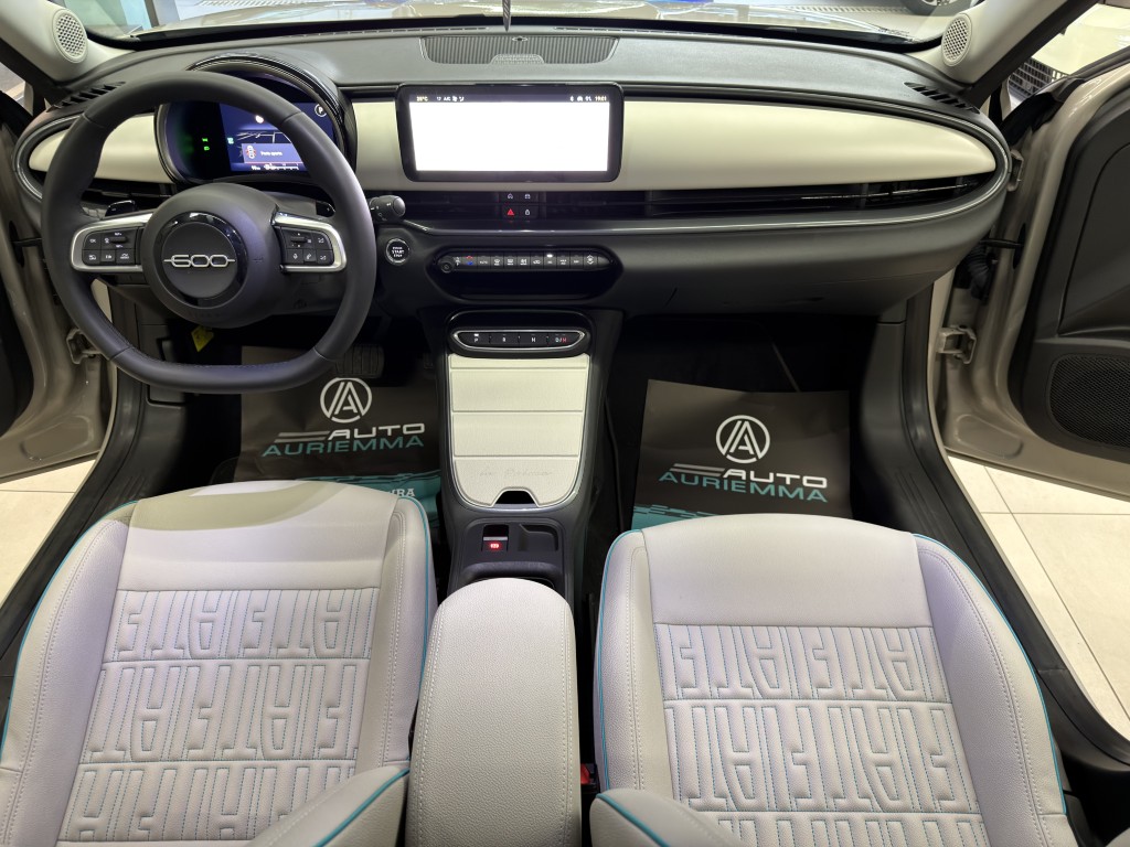 FIAT 600 120O HYBRID 110 CV LA PRIMA